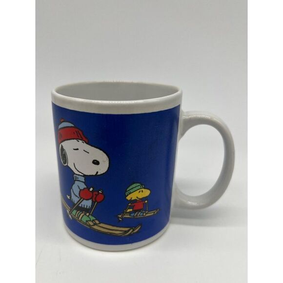 Snoopy and Woodstock Skiing Coffee Cup/Mug Peanuts United Feature Syndicate - Picture 1 of 3
